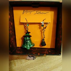 Betsey Johnson NWT/NIB Mismatched Style Witch & Broom Earrings